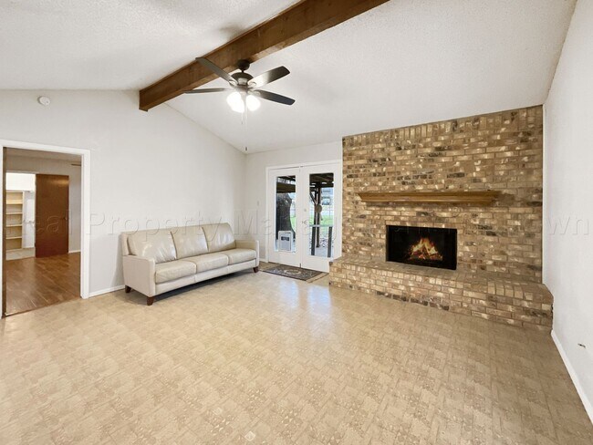 Building Photo - 841 S Atkerson Ln