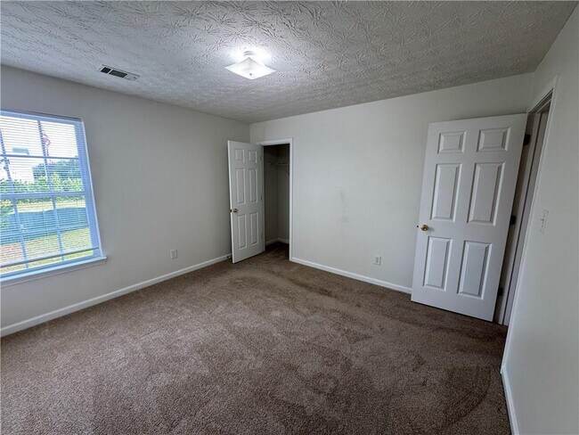Building Photo - 3609 Beacon Ridge