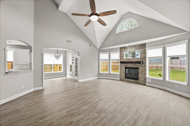 Building Photo - 7531 Fall Creek Bend Ct