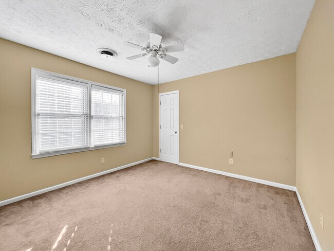 Building Photo - 5-Bed, 2.5-Bath Home with Deck & Covered P...