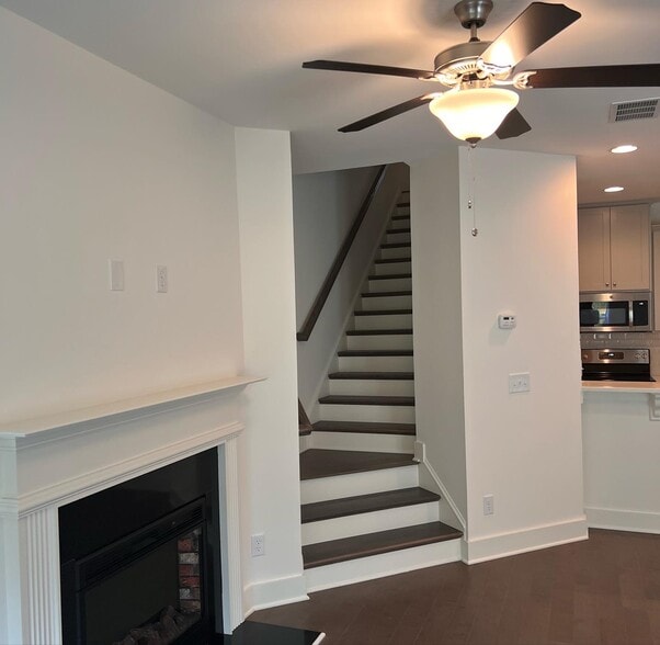 Stairs - 6440 Scudders Dr