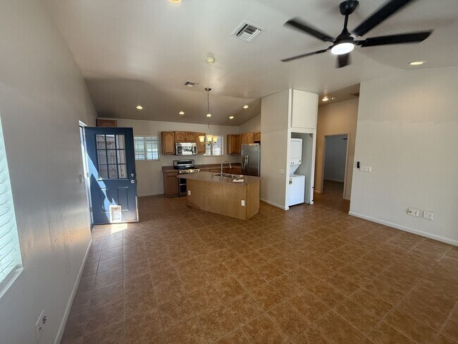 Building Photo - CUTE 2 Bedroom 1 Bath bungalow in Sunnyslope with full casita