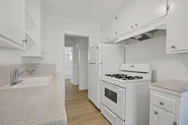 Interior Photo - 1437 Brockton Ave, Prime West LA, north of SM Blvd