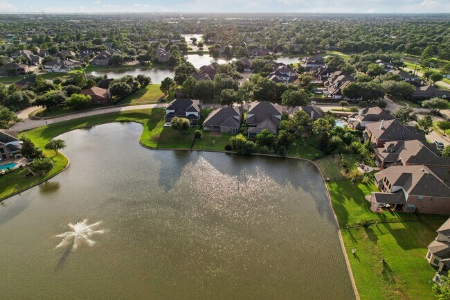 Building Photo - 10206 Pine Flats Dr