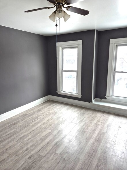 Building Photo - 223 W 16th St