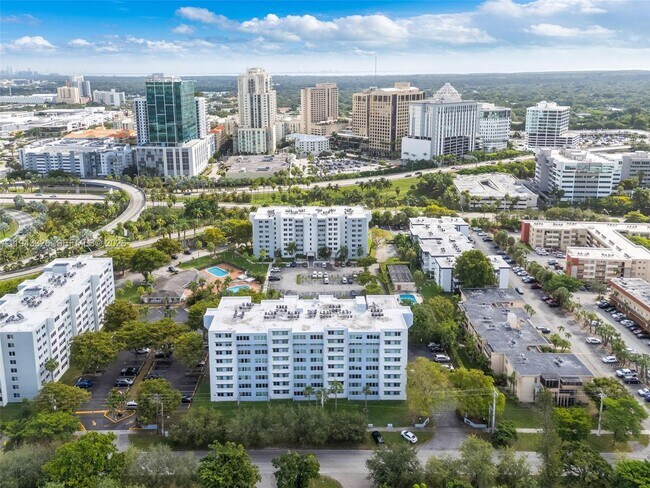 Building Photo - 9125 SW 77th Ave