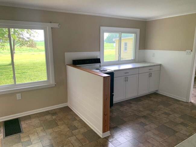 Building Photo - 5004 Macon Hwy