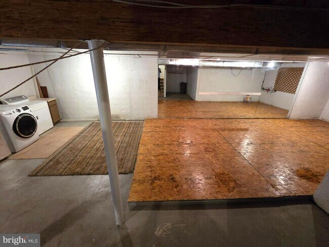 Building Photo - 1146 Oxford Cir
