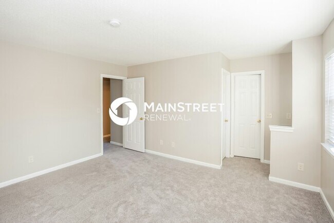 Building Photo - 4 Bedroom Pet-Friendly Home in Charlotte, NC with Main Street Renewal