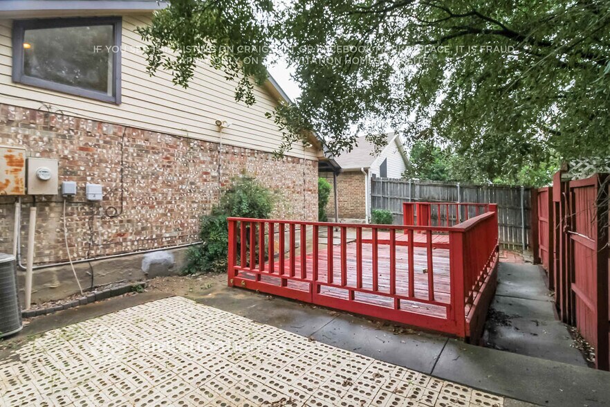 Building Photo - 3703 Clover Hill Ln