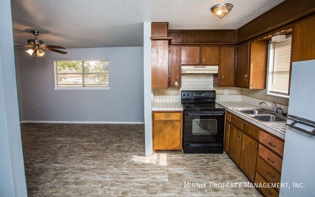 Building Photo - 3104 Ave. N-