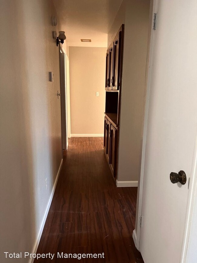 Building Photo - 3 br, 2 bath House - 1697 E. Avila Dr
