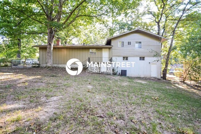 Building Photo - 3 Bedroom Pet-Friendly Home in Birmingham, AL with Main Street Renewal