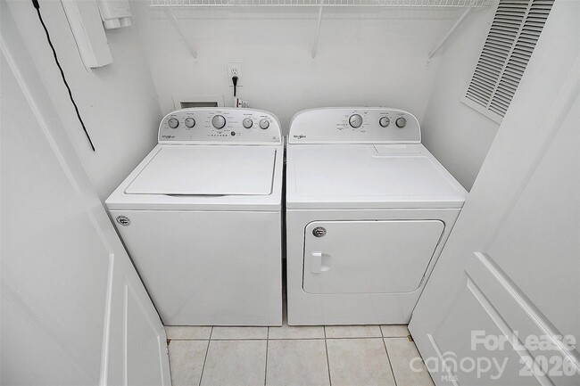 Building Photo - 401 N Church St