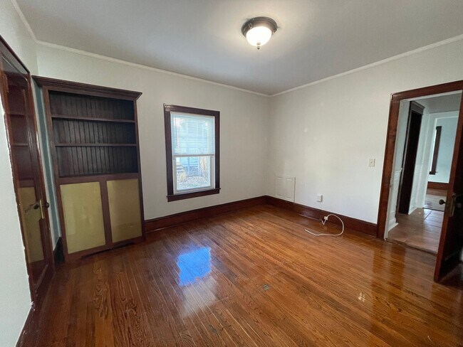 Building Photo - 25 S Onota St