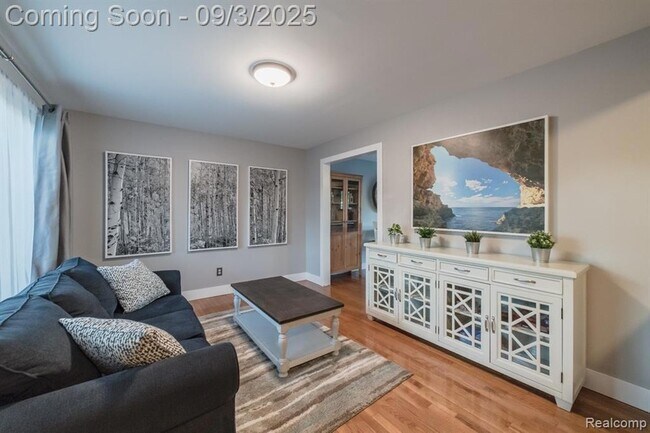 Building Photo - 1253 Bamford St