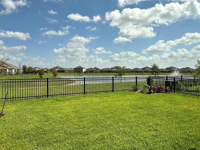 Building Photo - 2437 Fairway Hbr Dr