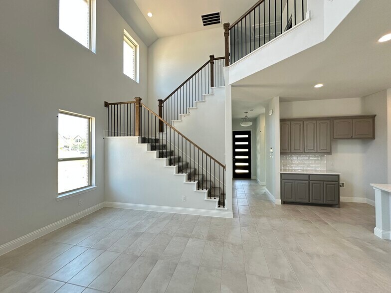 Building Photo - 1517 Pirene Aly