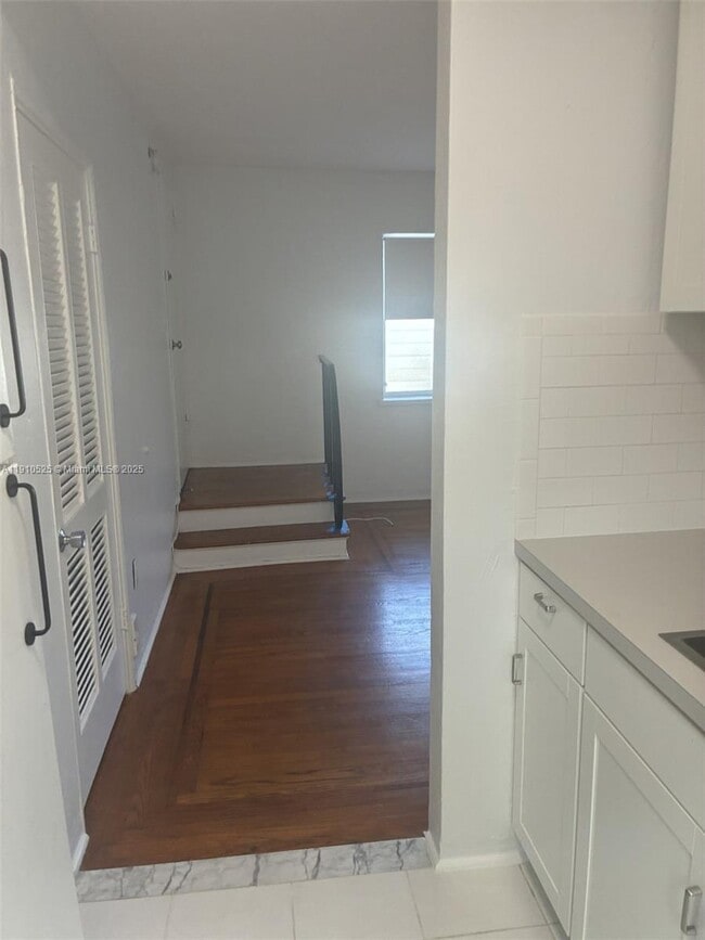 Building Photo - 2469 Flamingo Pl