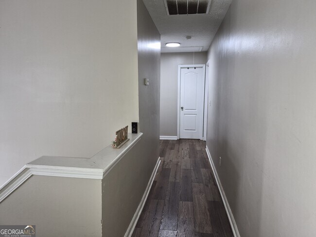Building Photo - 418 Summer Hill Cir