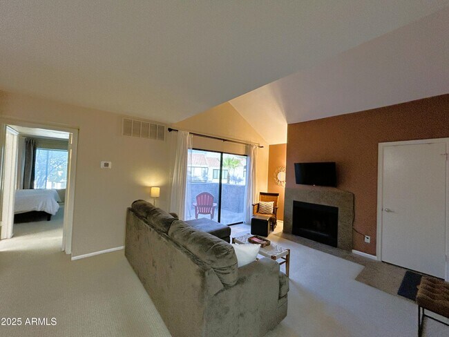Building Photo - 10055 E Mountainview Lake Dr