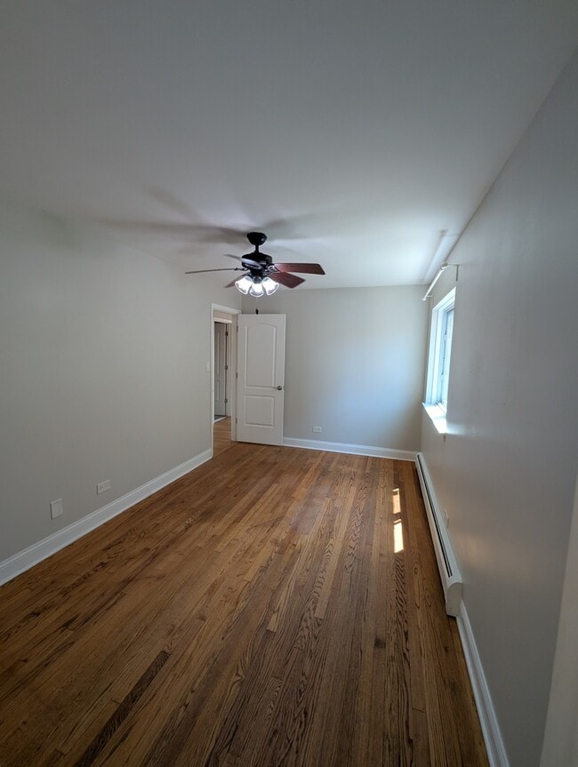 Building Photo - 9216 Seymour Ave