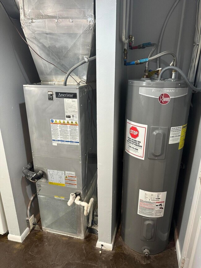 Building Photo - 705 Wilkinson Blvd