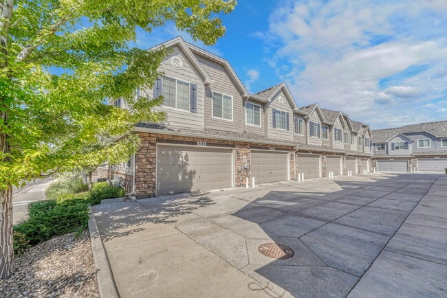 Building Photo - $2,699 - 2 Bed, 2.5 Bath Condo in Centenni...