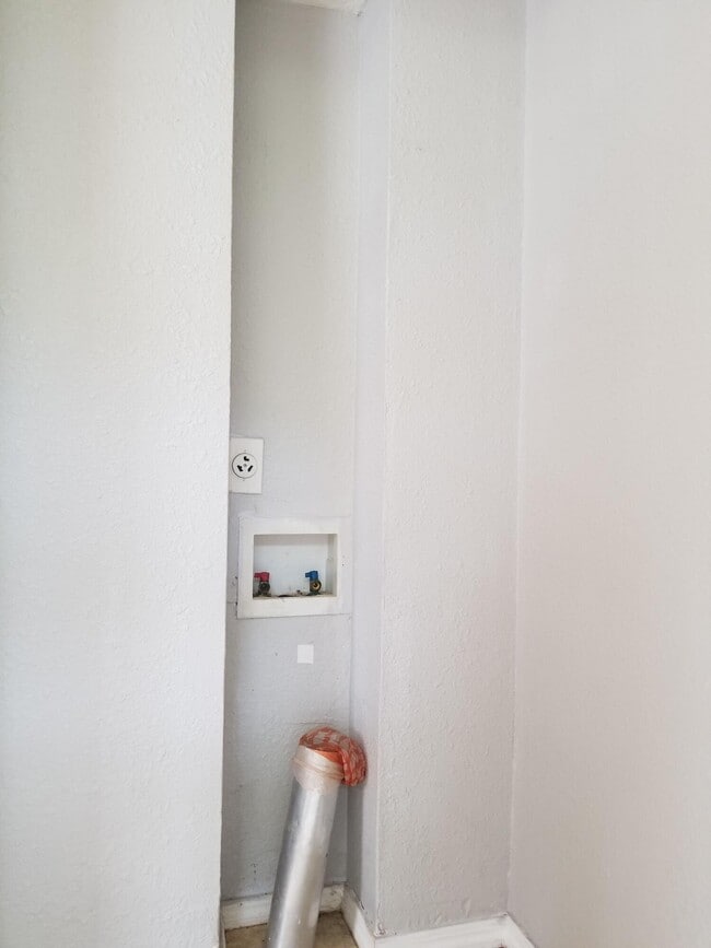 Building Photo - 2946 W Latoka St