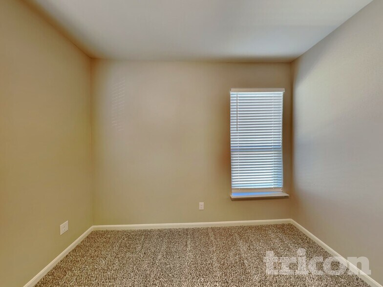 Building Photo - 304 Micah Ln