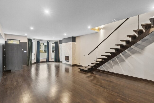 Building Photo - 44 E Cedar St