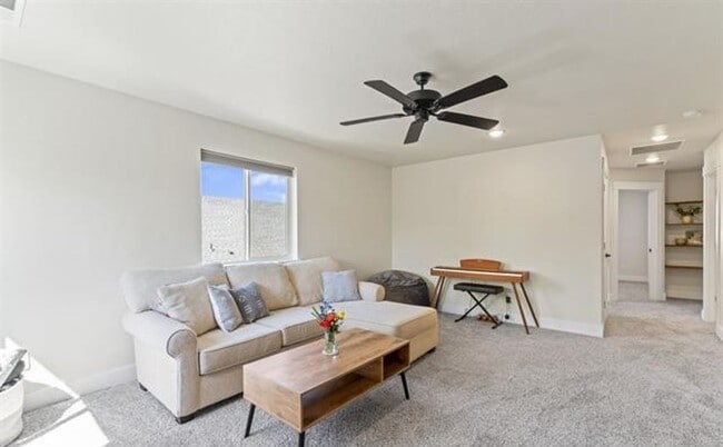 Building Photo - 4 Bedroom Home - Meridian