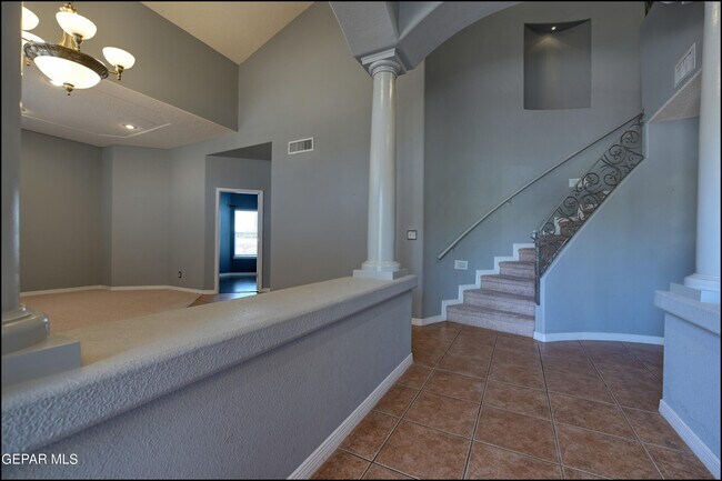 Building Photo - 6300 Franklin Vista Dr