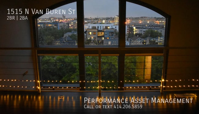 Building Photo - 1515 N Van Buren St