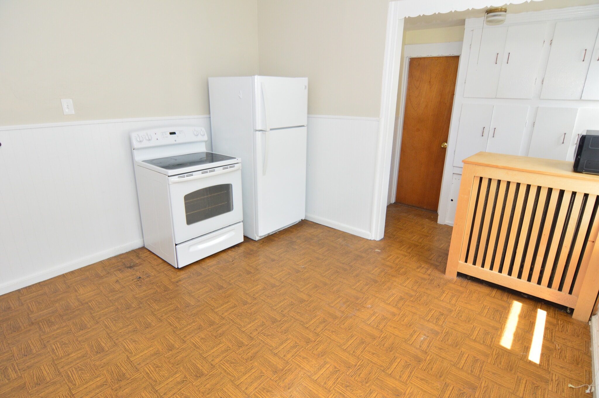 Building Photo - 100 Etna St