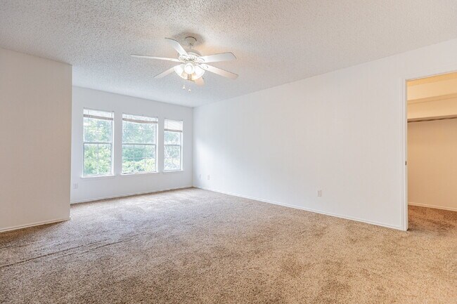 Building Photo - 491 Emerald Fields Ln