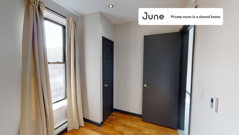 Building Photo - Private bedroom in 3 bed/1 bath Home
