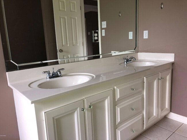 Building Photo - 112 Cherry Bark Ln