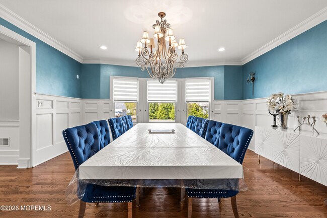 Building Photo - 558 Cedar Ave