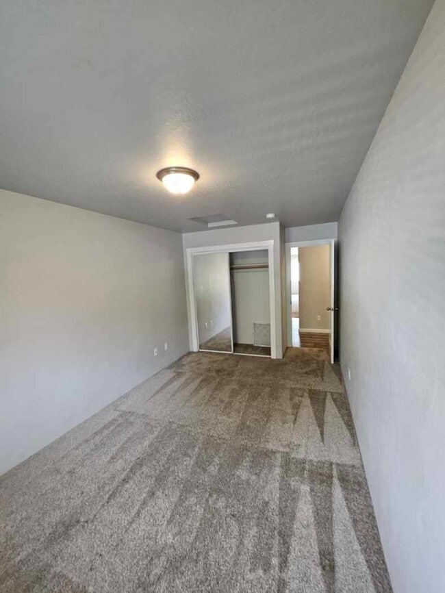 Building Photo - 141 Rivers Edge Ct