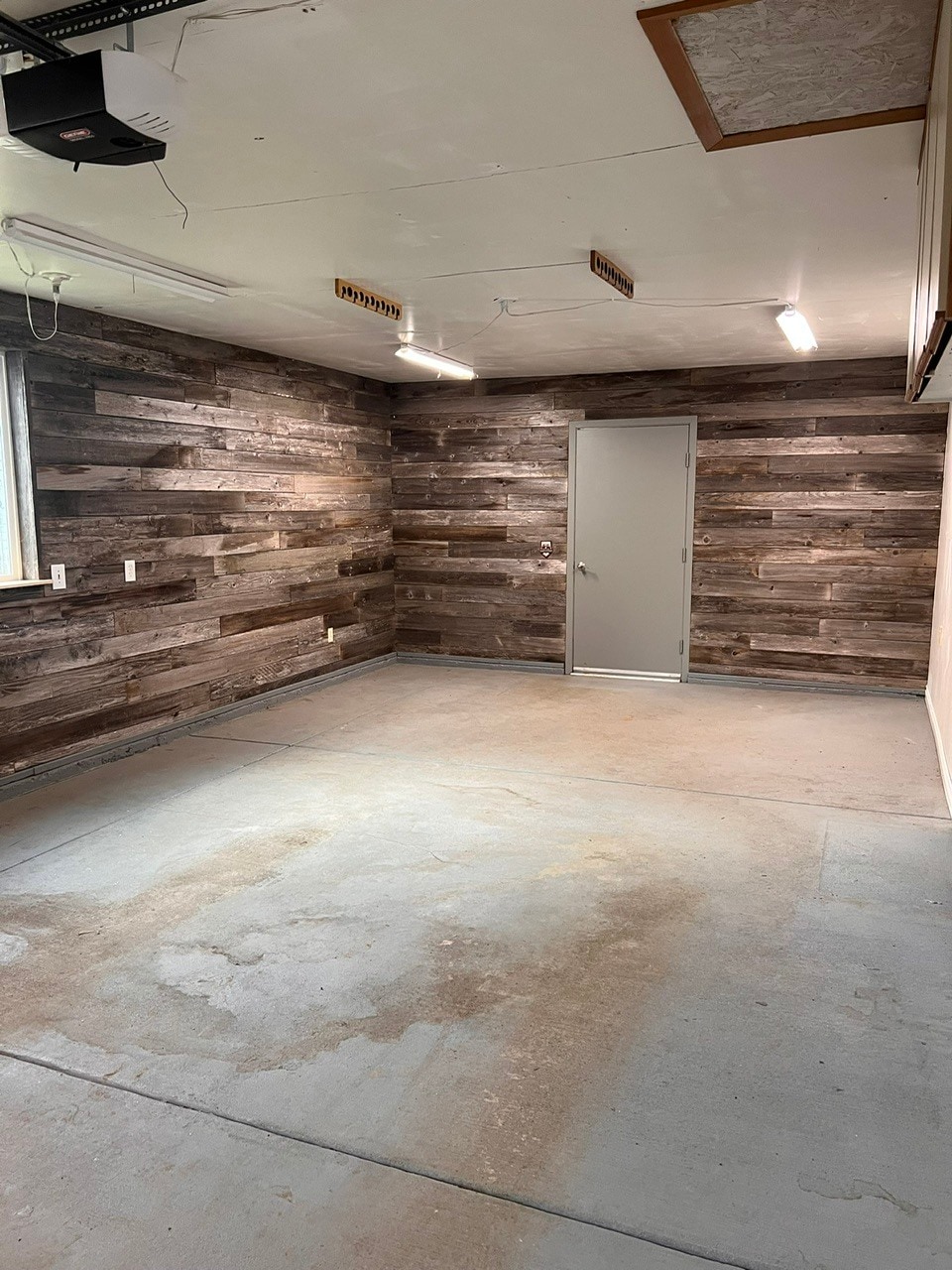 Attached Garage - 430 Douglas St SE