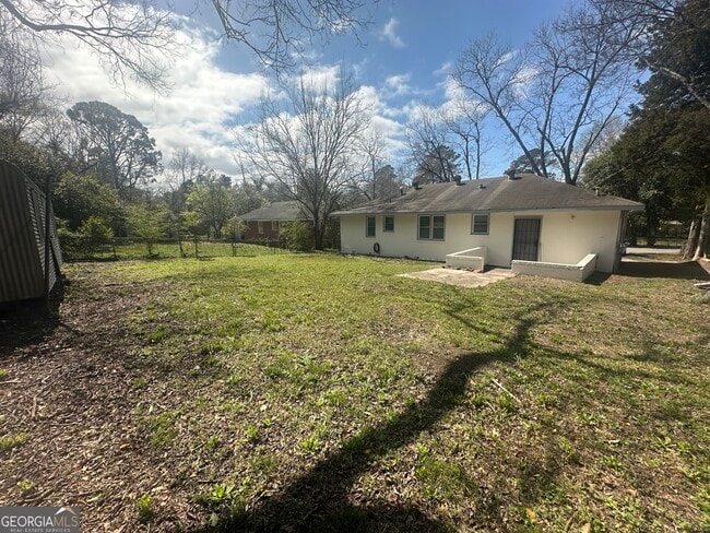 Building Photo - 1112 N Beddingfield Dr