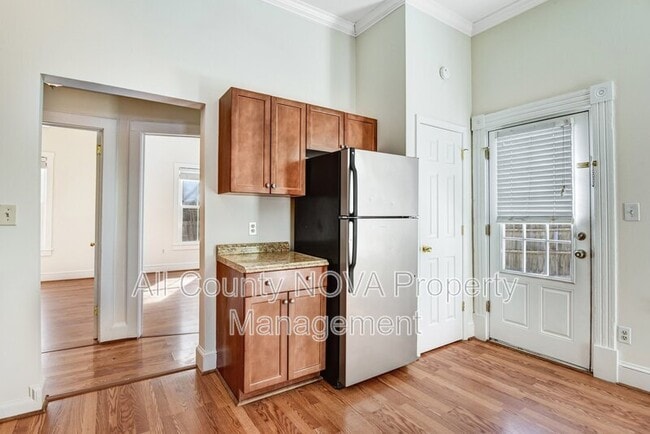 Building Photo - 8753 Signal Hill Rd