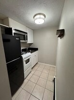 Building Photo - 145 Charles St