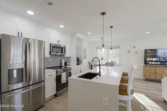 Primary Photo - 330 S Middleton Dr NW