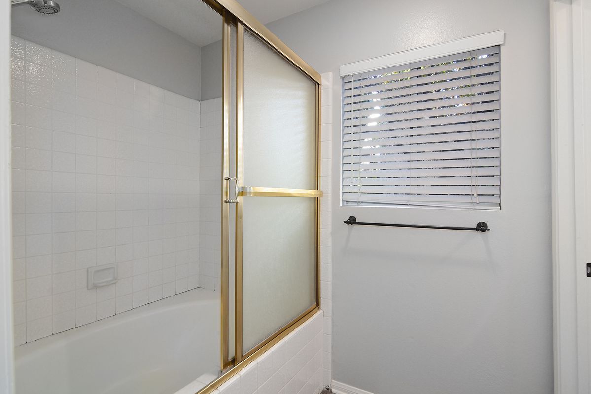 Building Photo - 4325 Oak Glen St