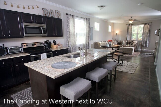Building Photo - 5 br, 5.5 bath Room For Rent - 1 Landing Lane