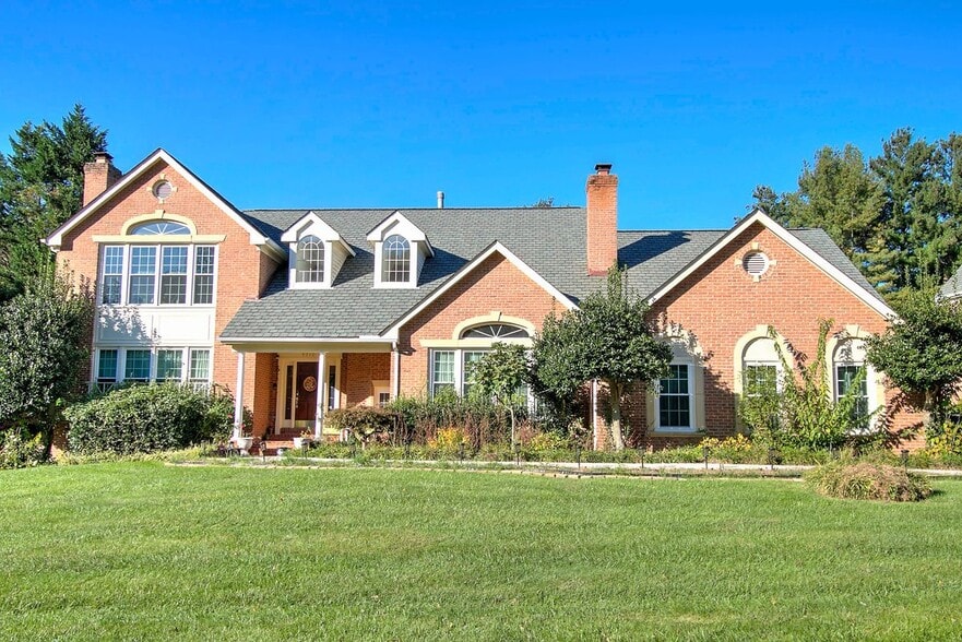 Primary Photo - 9710 Middleton Ridge Rd