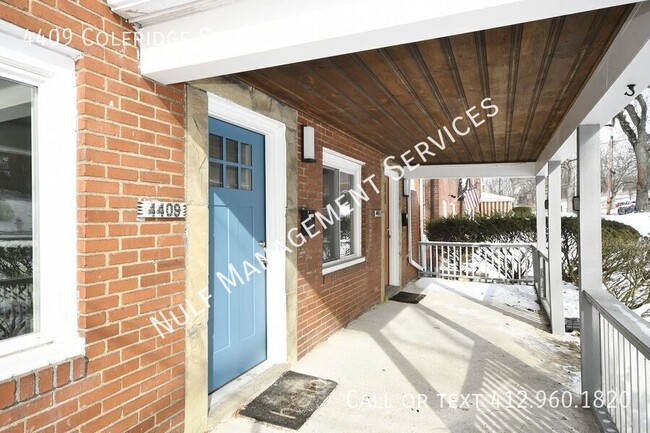 Building Photo - 2 bed, 1 bath duplex in Stanton Heights