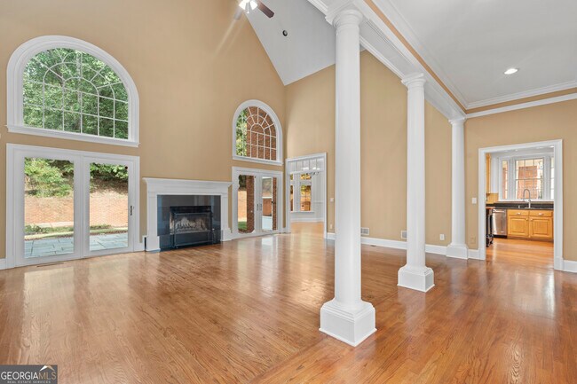 Building Photo - 235 Smokerise Trce